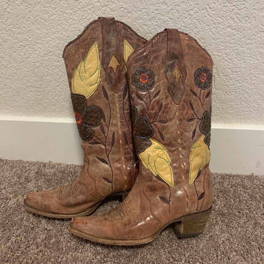 Corral Ladies Boots with Embroidered Flowers